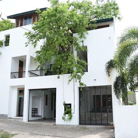 Colombo Tree House Hotel Nugegoda Exterior photo